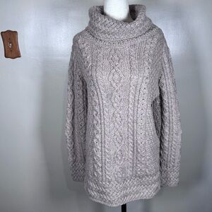 Aran Market Sz M Cable Knit 100% Merino Wool Turtleneck Pullover Irish Sweater